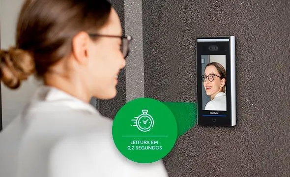 Instalação de controle de acesso facial